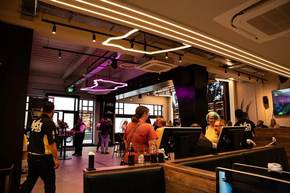 Motor Isle Bar & Grill
